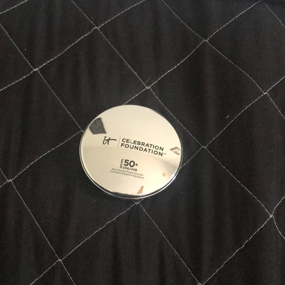 It celebration Foundation SPF 50